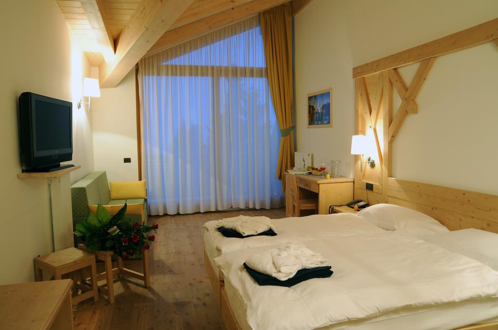 Alpine Mugon Hotel 4*